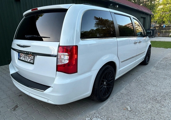 Chrysler Town &amp; Country cena 84000 przebieg: 104000, rok produkcji 2015 z Warszawa małe 436